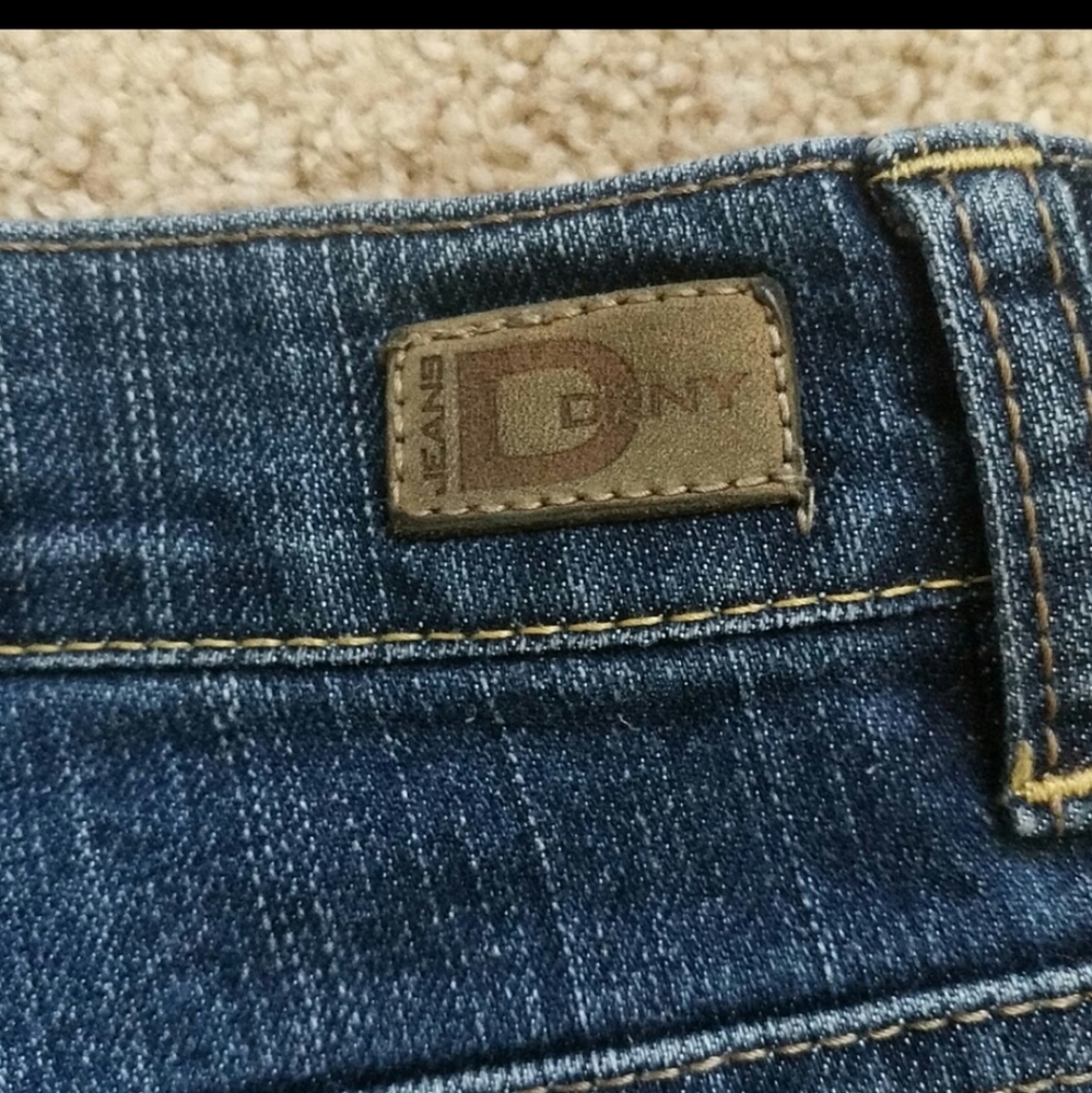 Levi's & DKNY Women's Jeans - Picture 8 of 10
